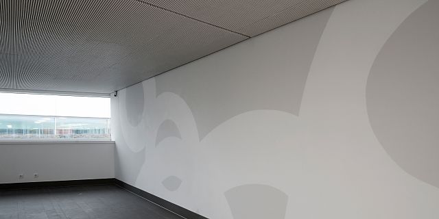 barbara vörös wandgestaltung wandmalerei wallart architekturoberfäche grafik raumgrafik raumgestaltung innenraumgestaltung hallenbad